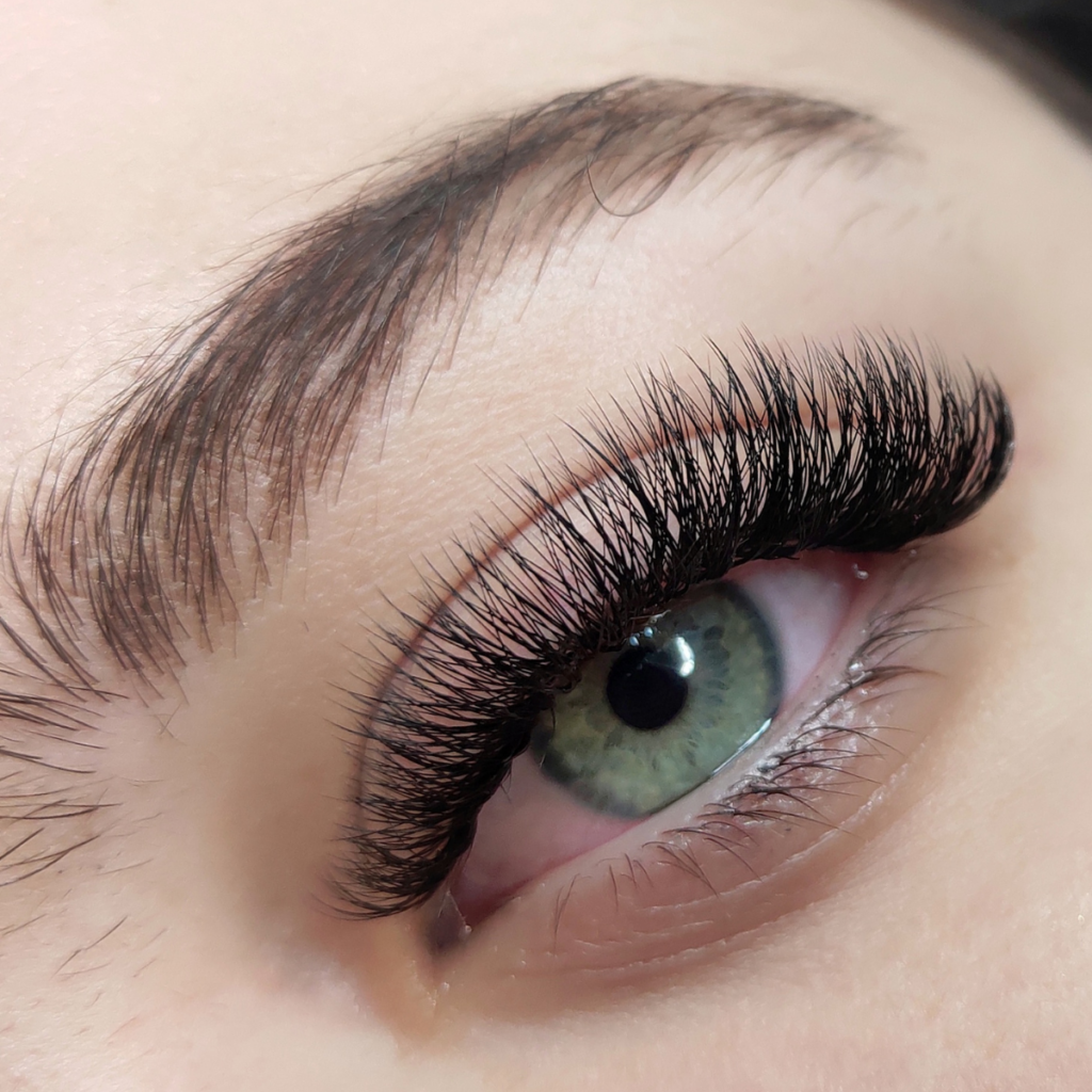 Hybrid Lashes